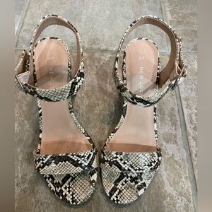 New Look Snakeskin Pattern Sandals US6